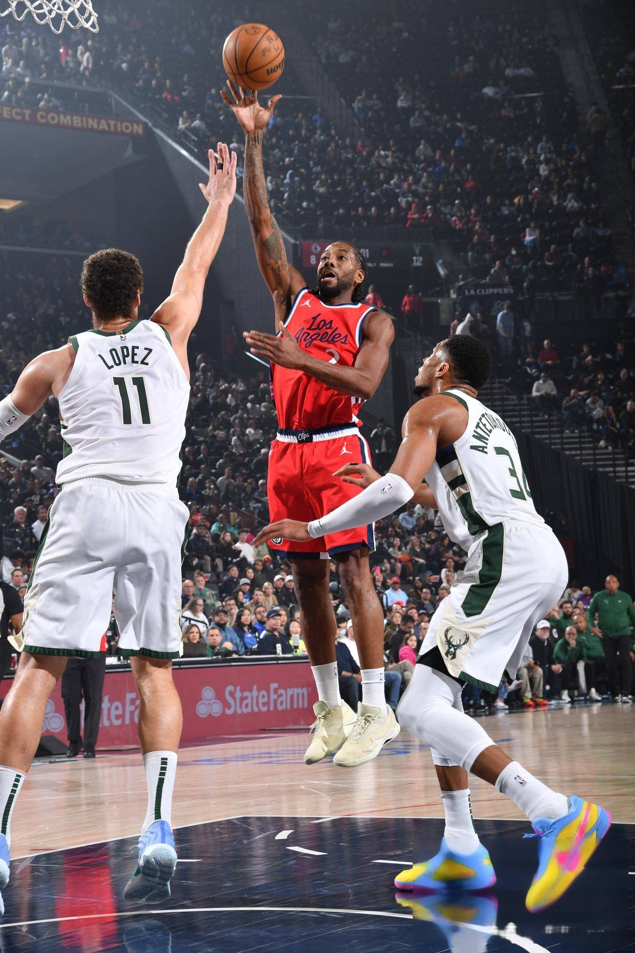 开云体育app-包含雄鹿防守密不透风，保持不败神话的词条