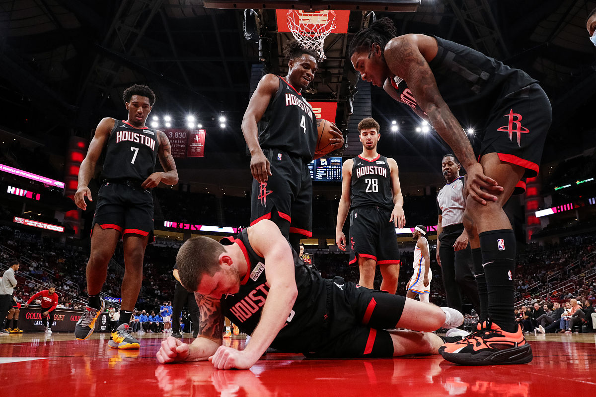 开云APP-天才球员再次砍下超高得分，成为场上焦点