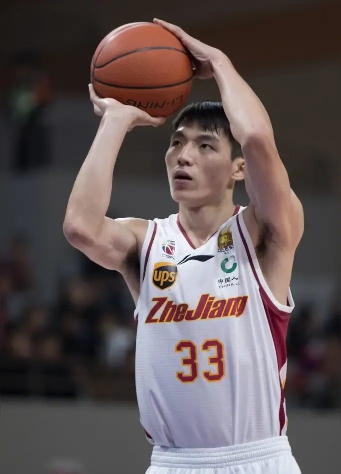 包含柯隆球员喜获进球，士气高涨迎接下一个挑战的词条