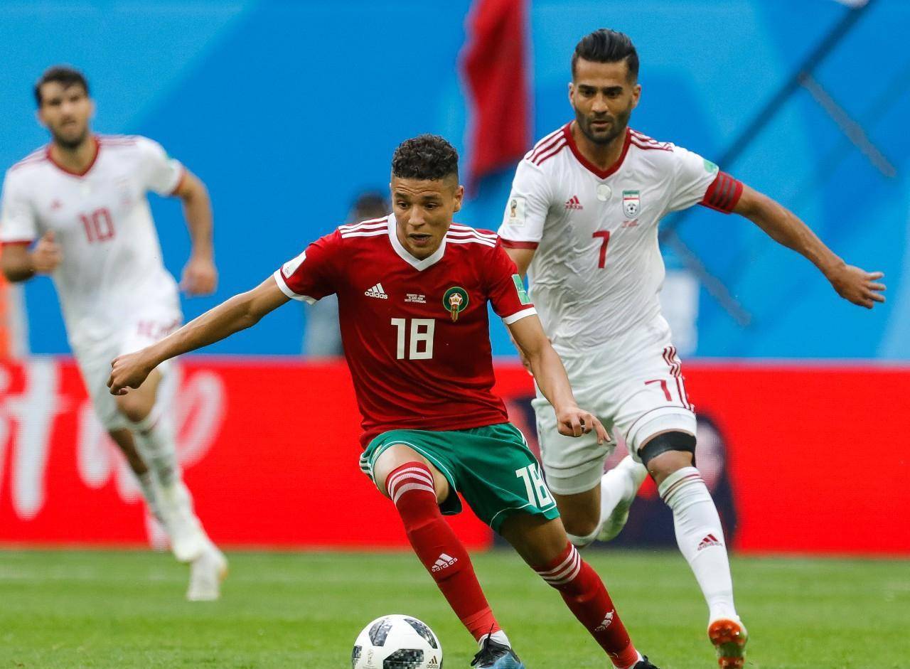 伊朗球员受伤强忍上场，助球队赢得一场胜利的简单介绍