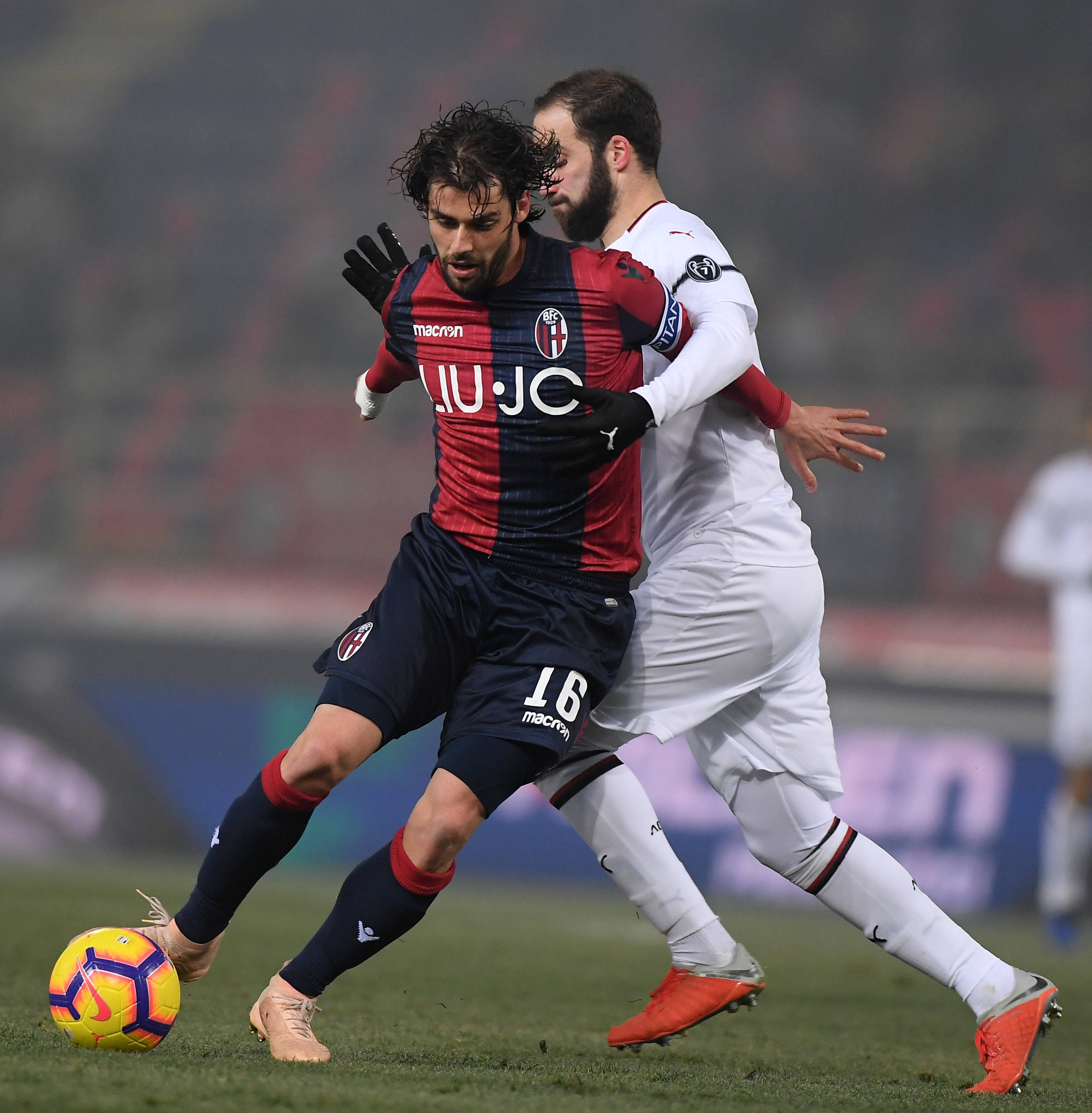 联赛第一阶段落幕,球队整体表现令人期待 联赛第一阶段落幕,球队整体表现令人期待