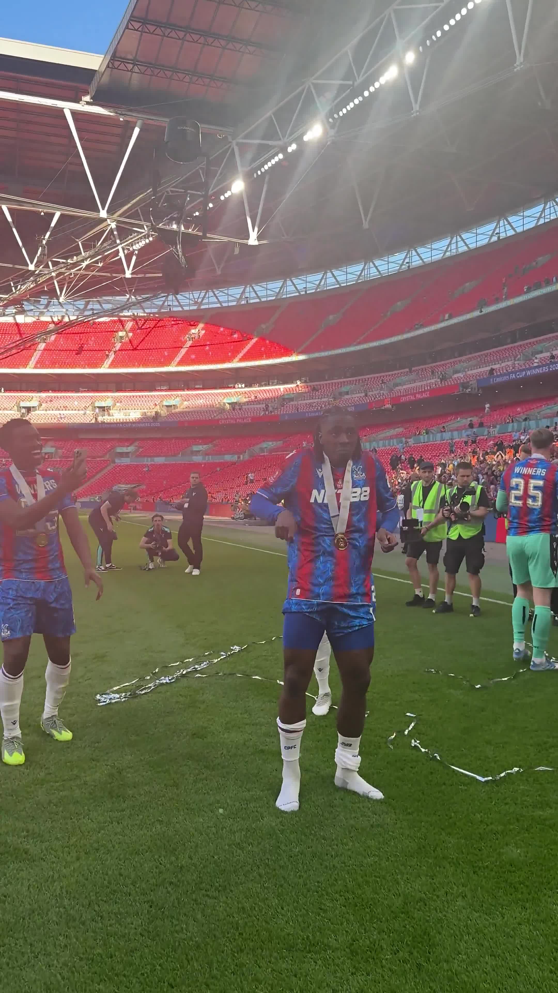 开云体育下载-水晶宫主教练赞誉球队表现，信心满满！