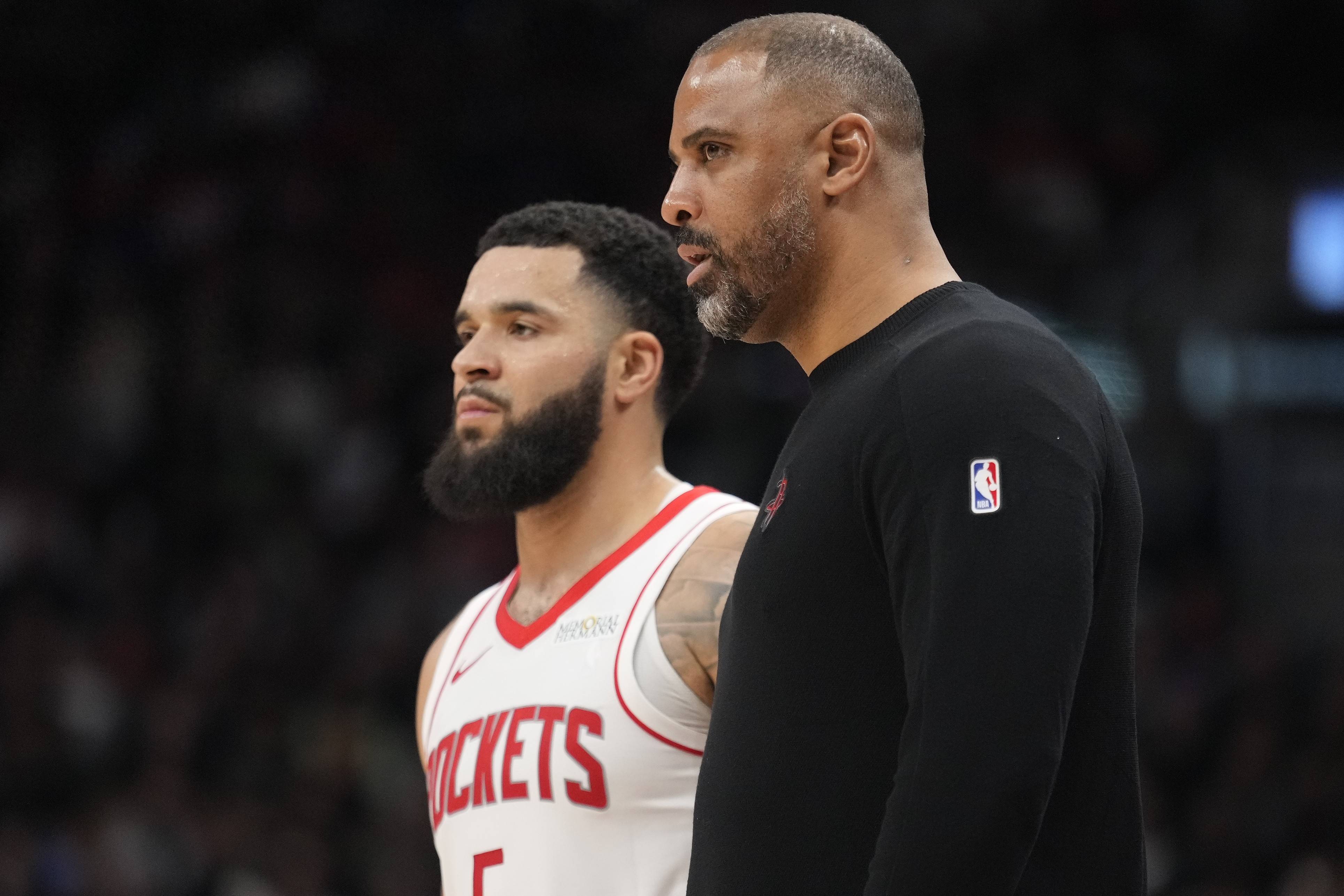 开云体育平台APP-火箭核心复出仍未恢复最佳状态，球队连败惨情继续的简单介绍