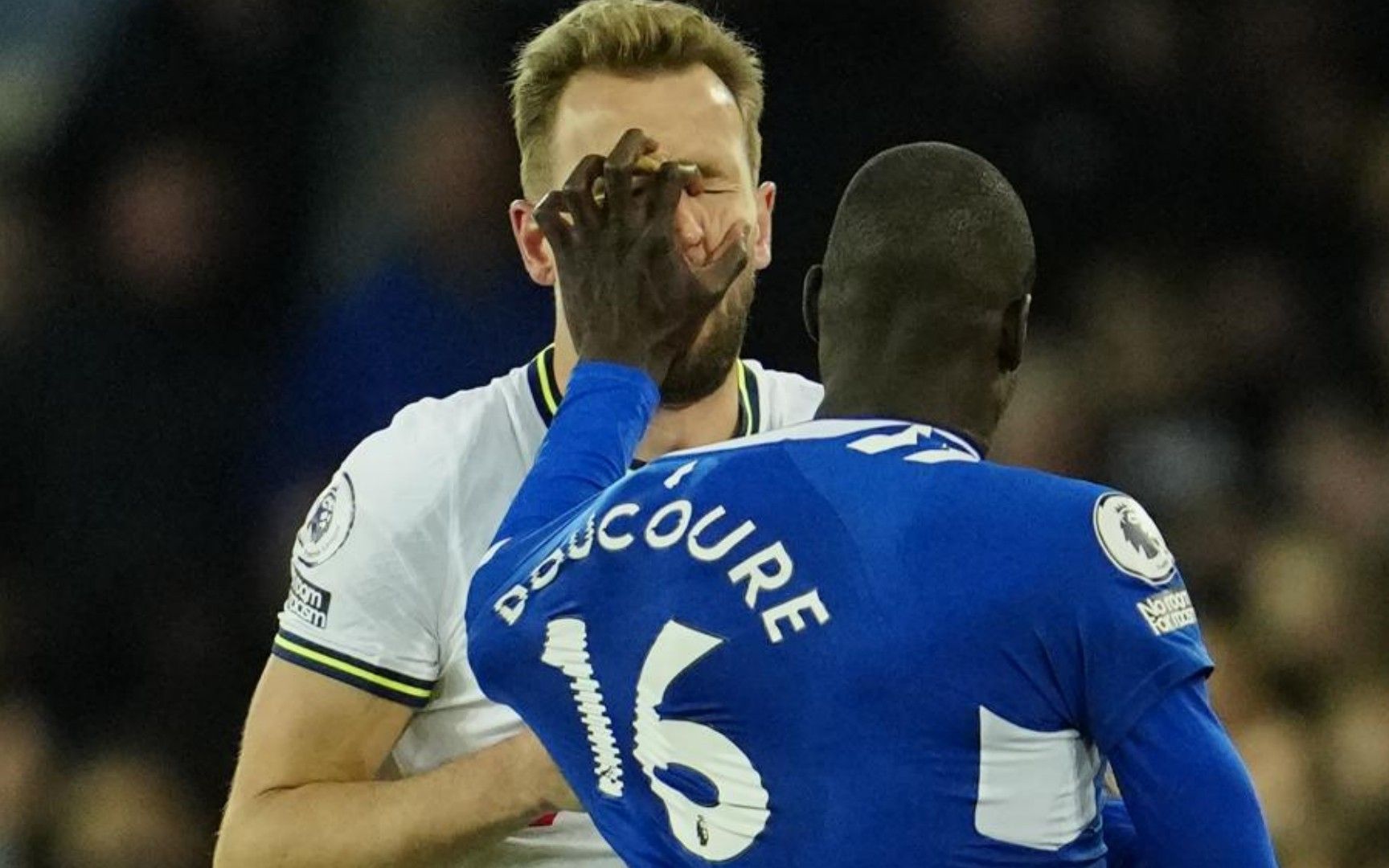 开云下载-埃弗顿战平对手，苦战未果遗憾收场的简单介绍