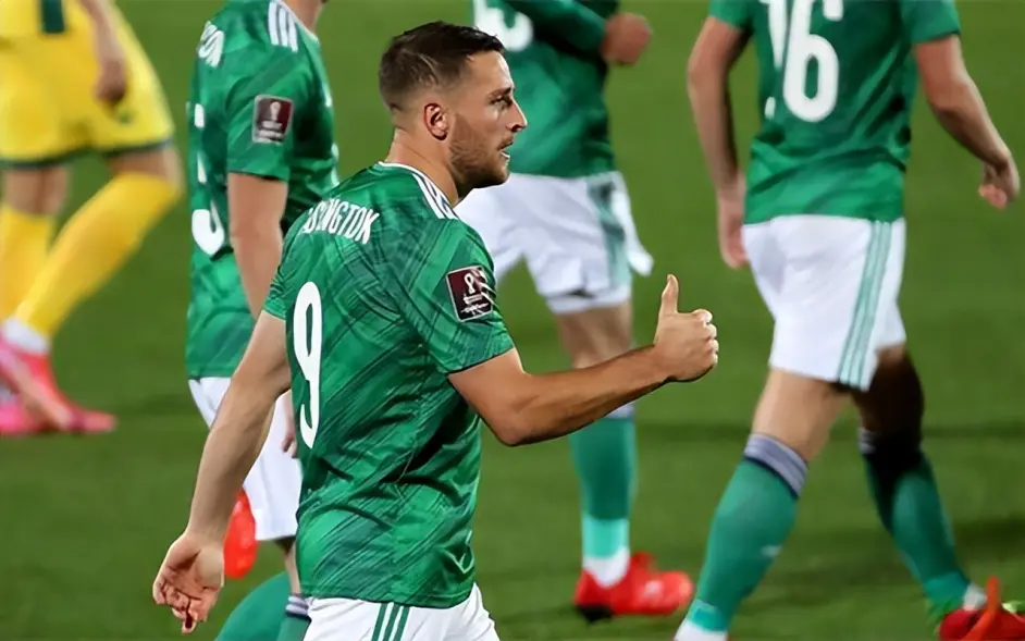 关于法国平波兰，小组竞争愈发激烈的信息