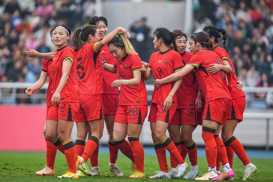 奥地利队痛战五仗勇夺女足冠军的简单介绍