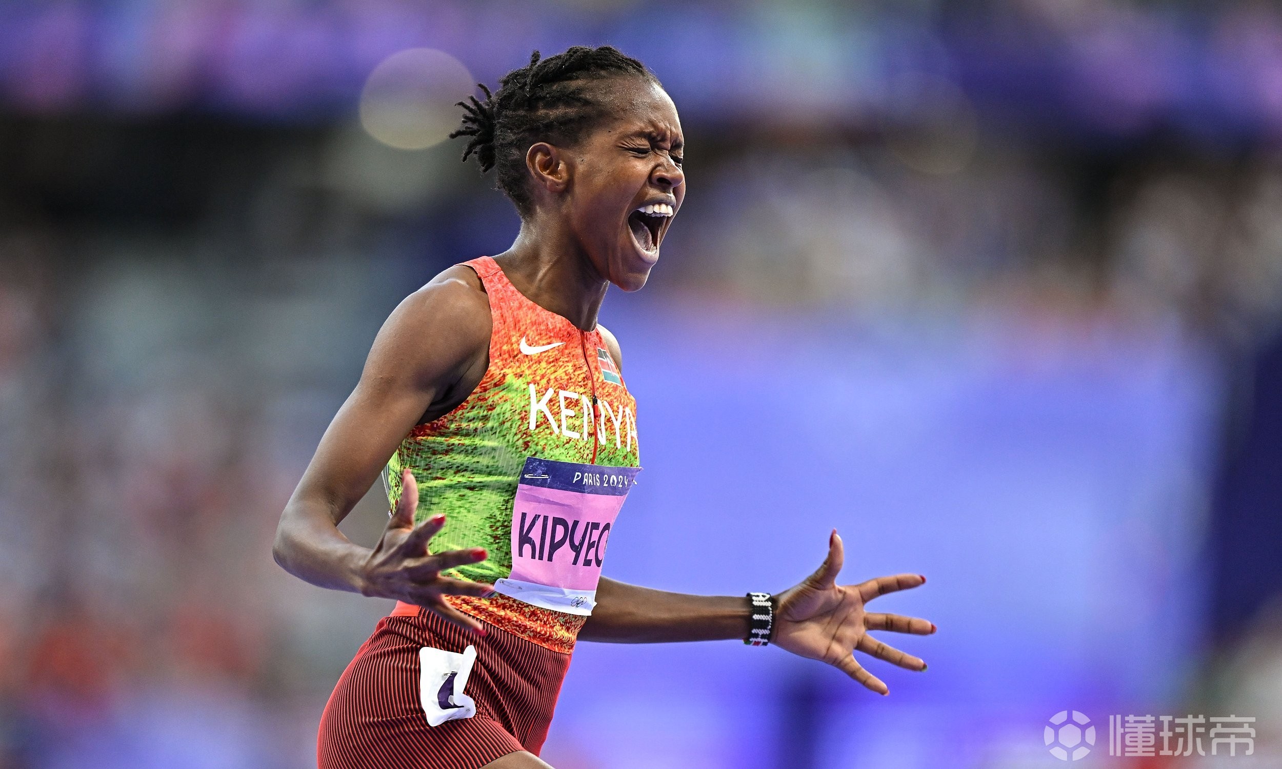 开云体育登录-肯尼亚选手在田径比赛中获得铜牌