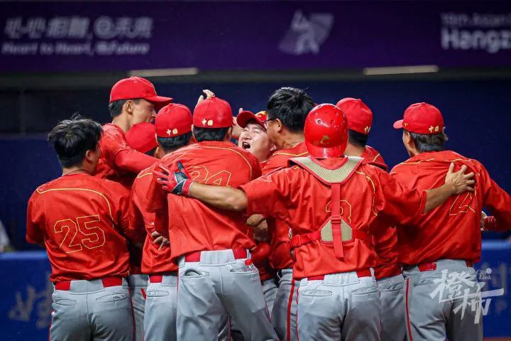 国家队的胜利让球迷们欢欣鼓舞