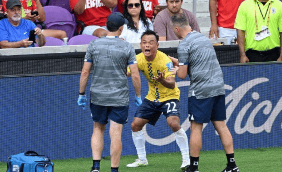 开云体育APP下载-关于球员们为荣誉拼尽全力，明星球员表现抢眼的信息