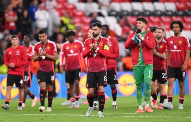 开云体育-曼联后卫受伤，急需替补补强