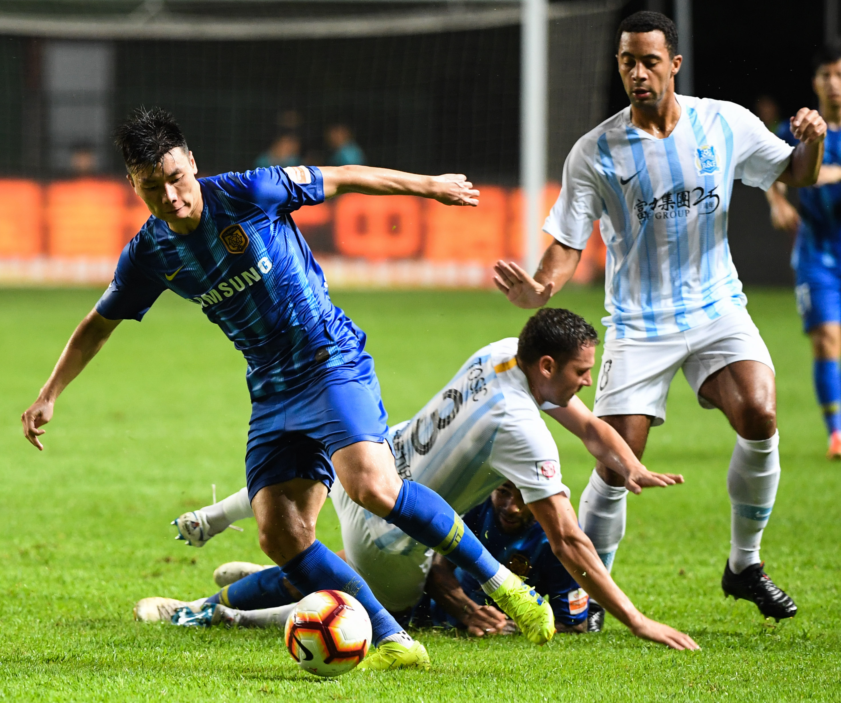 开云体育app-江苏苏宁客场负于广州富力，遭遇连败的简单介绍