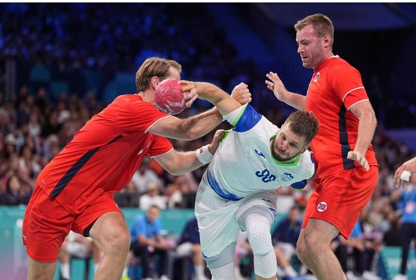 斯洛文尼亚队士气高涨取胜