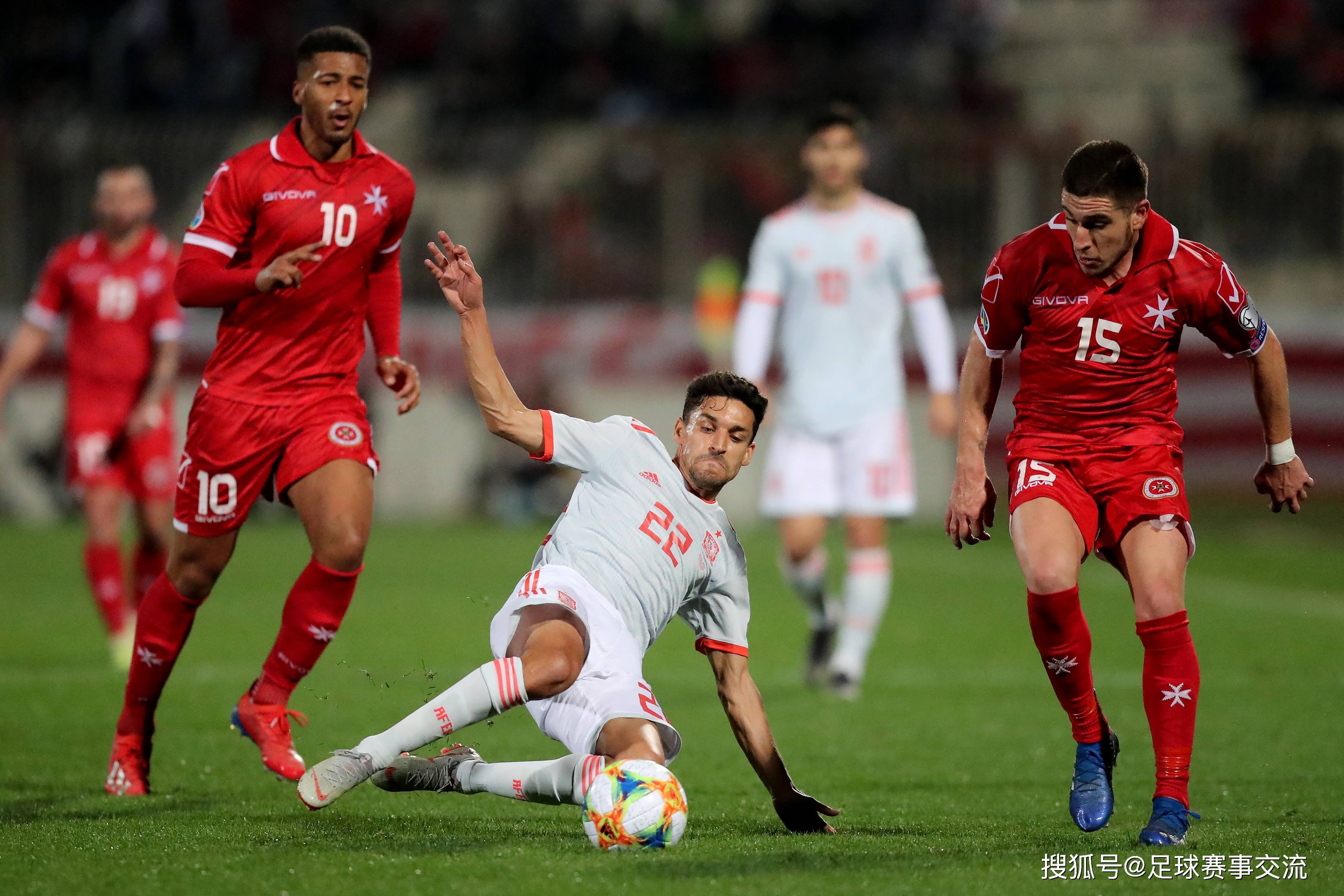 克罗地亚队大胜对手，成功挺进欧洲杯半决赛