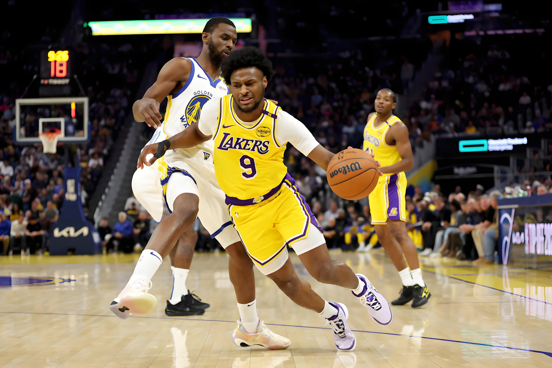 湖人大胜黄蜂,詹姆斯创下助攻新高 湖人大胜黄蜂,詹姆斯创下助攻新高