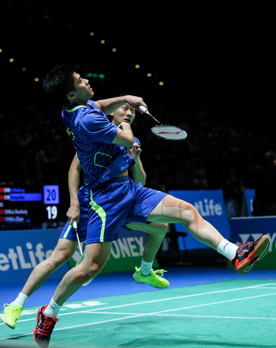 冷静与激情交织！羽毛球完美收官