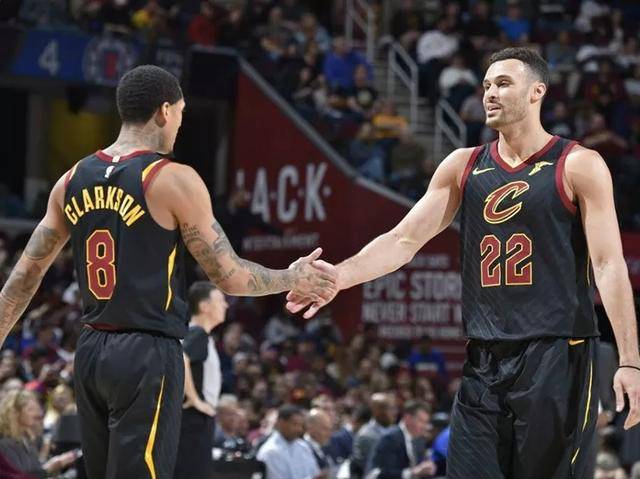 江苏队险胜爵士，克莱高光表现