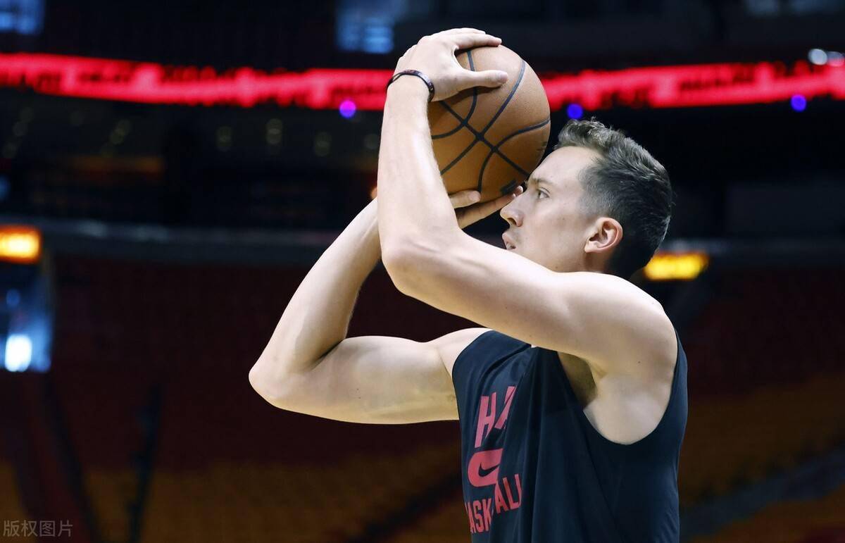 热火险胜深圳队,麦科勒姆状态火热 热火险胜深圳队,麦科勒姆状态火热