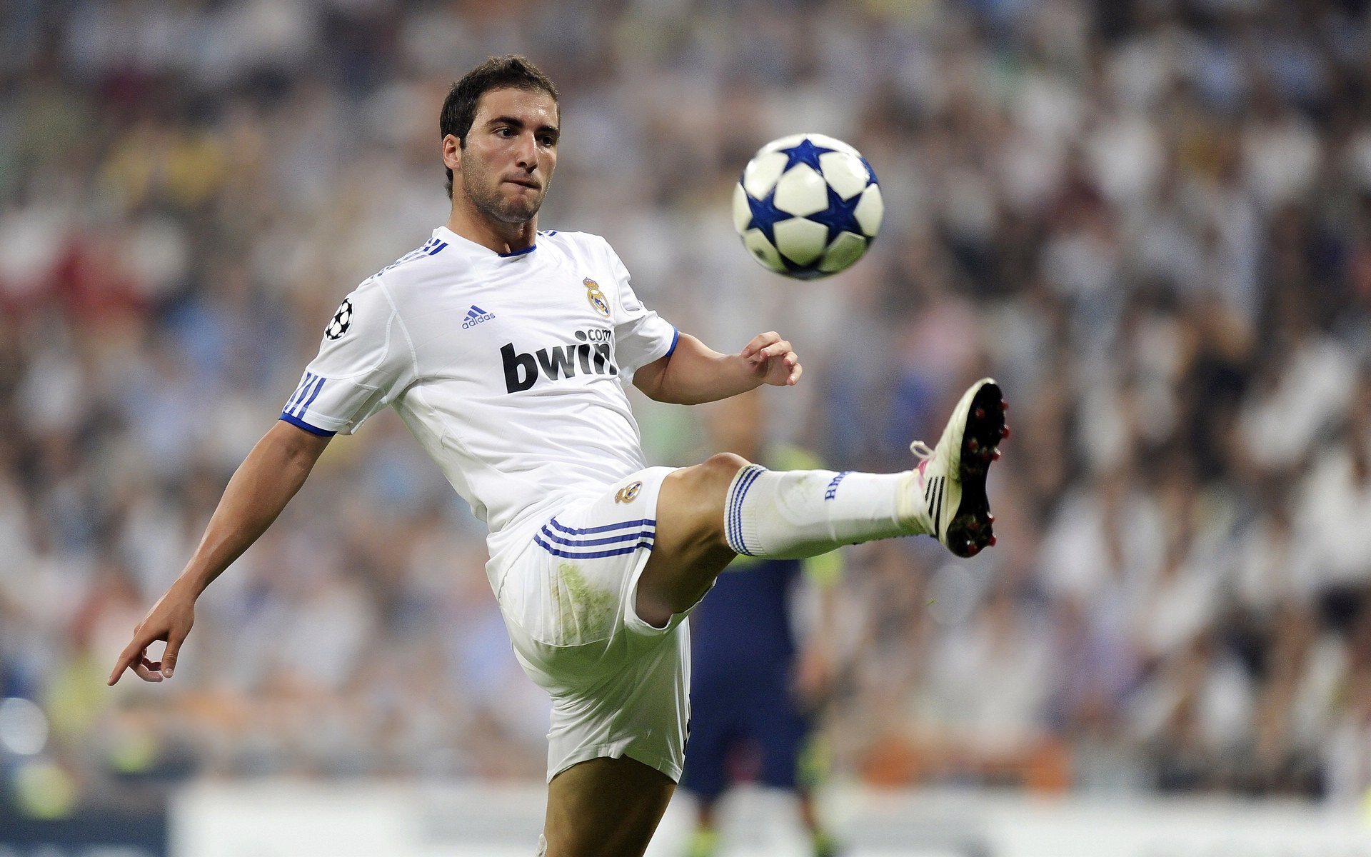 撕裂防线,卡马文加的世界杯之夜,如何用速度与智慧重写了中场法则