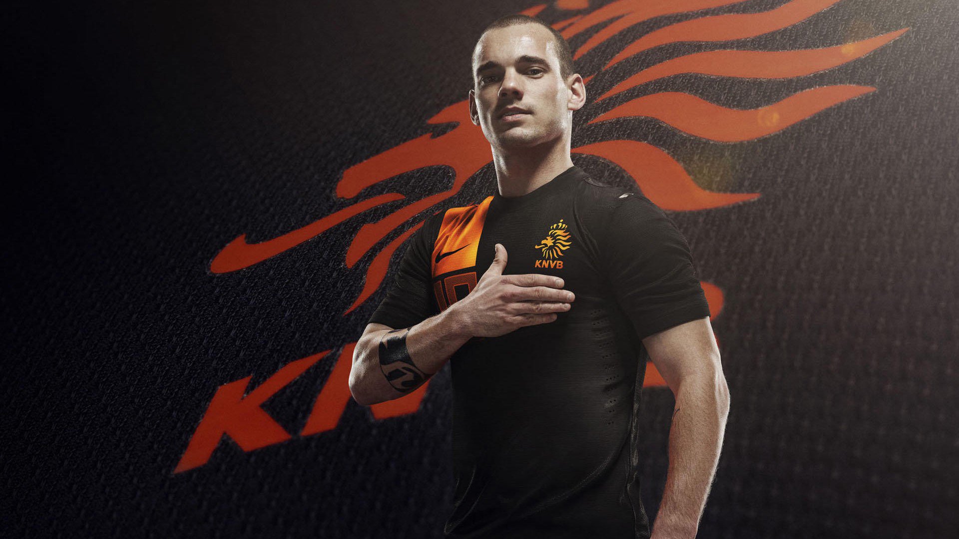 开云体育在线-足球焦点夜，西甲国家德比鏖战，拜仁末节发力轻取那不勒斯